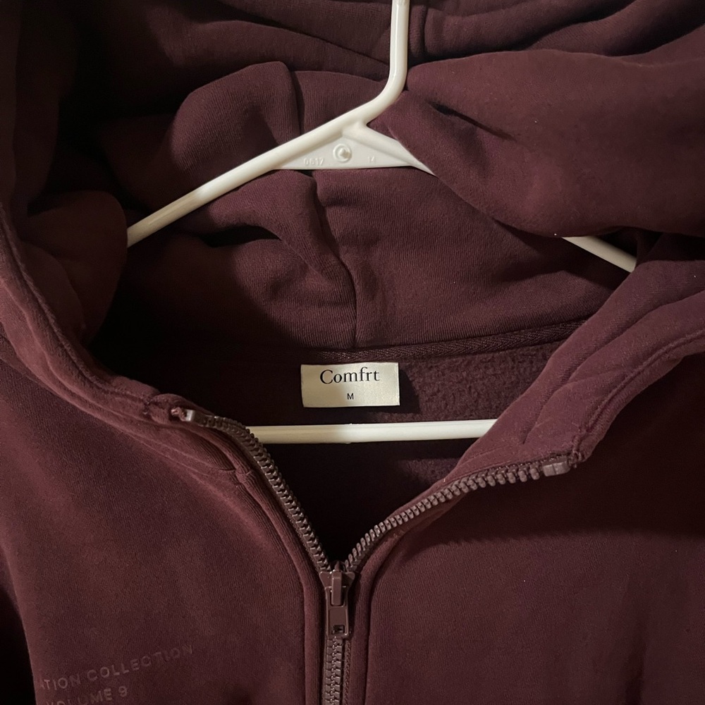 Comfrt Women's Burgundy Hoodie